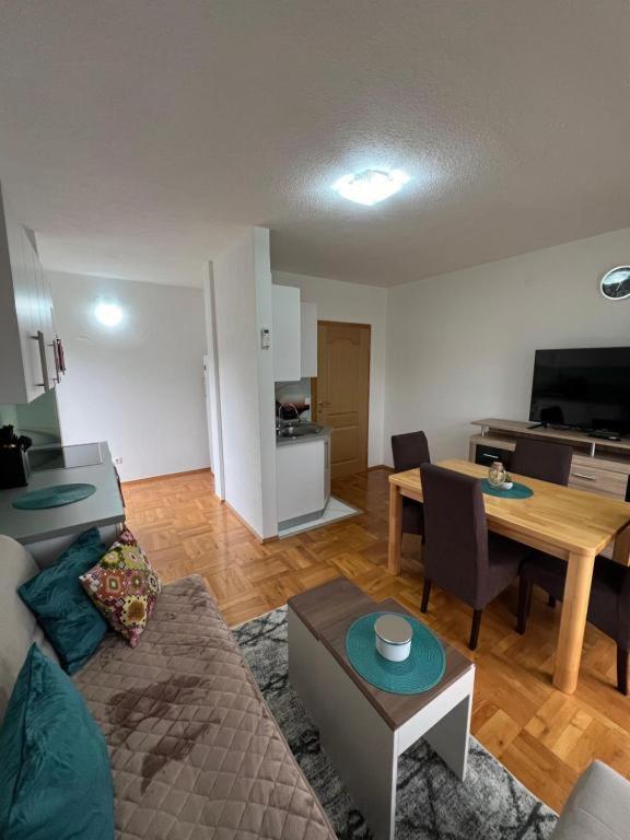 Teal Apartments Bihać Eksteriør billede