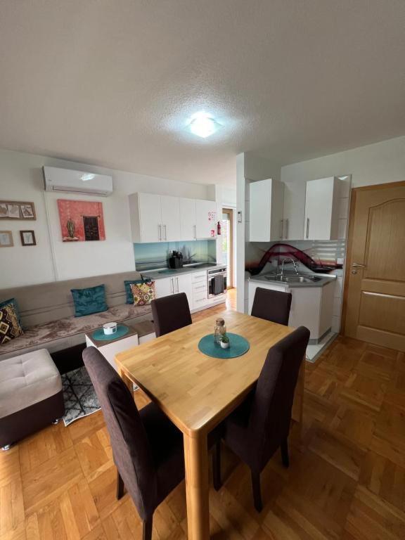 Teal Apartments Bihać Eksteriør billede